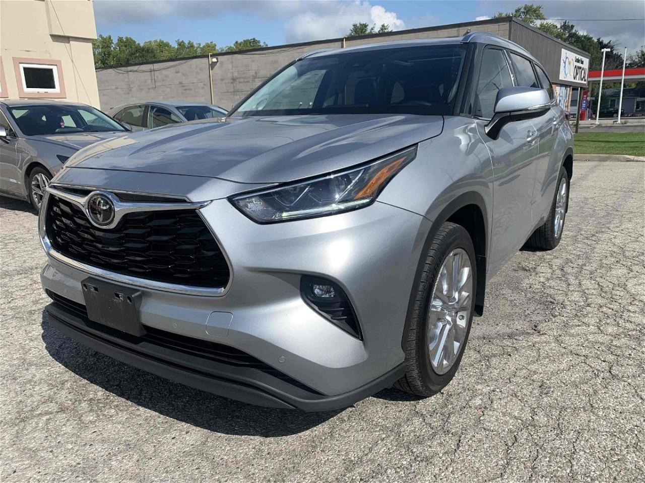 Used 2021 Toyota Highlander LIMITED for sale in Hamilton, ON