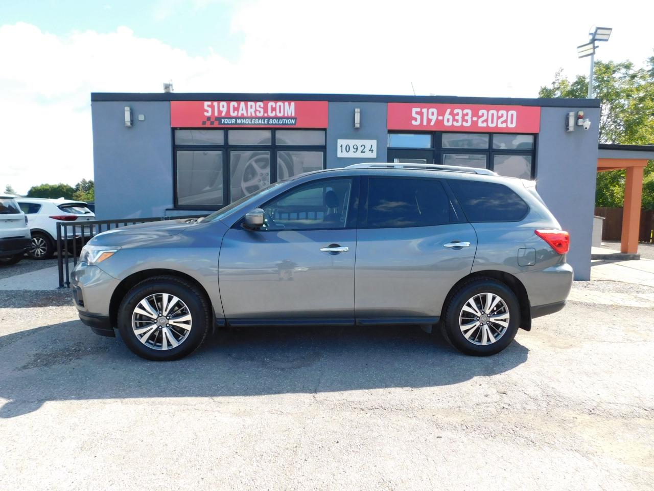 2019 Nissan Pathfinder | Heated Seats | Backup Camera | Navigation - Photo #1