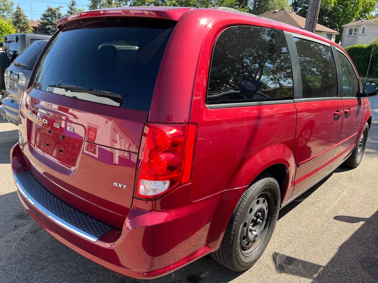 2015 Dodge Grand Caravan SXT - Photo #2