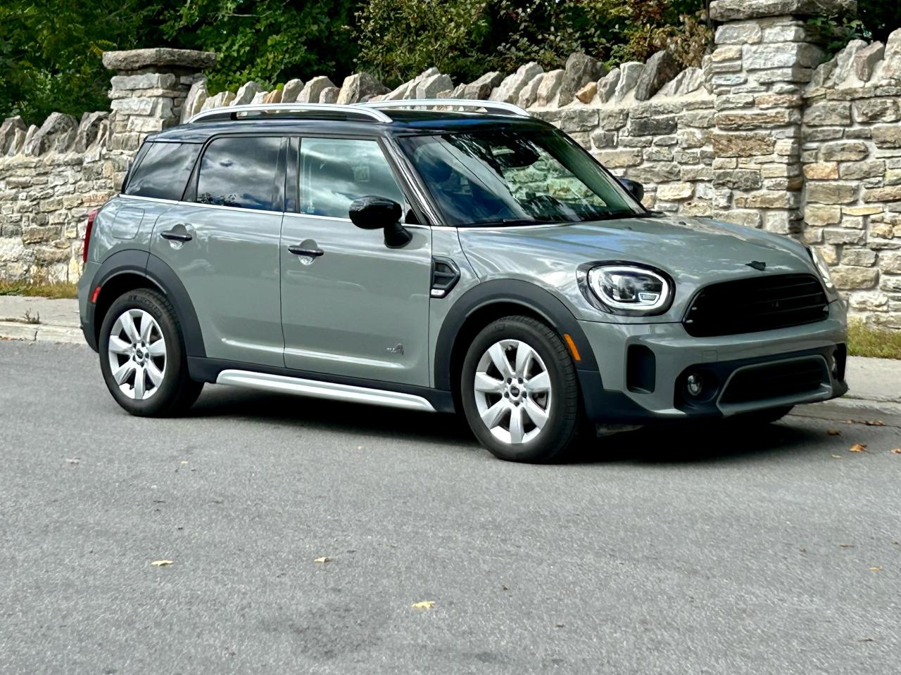 2022 MINI Cooper Countryman ALL4 only 11,200 kms - Photo #1