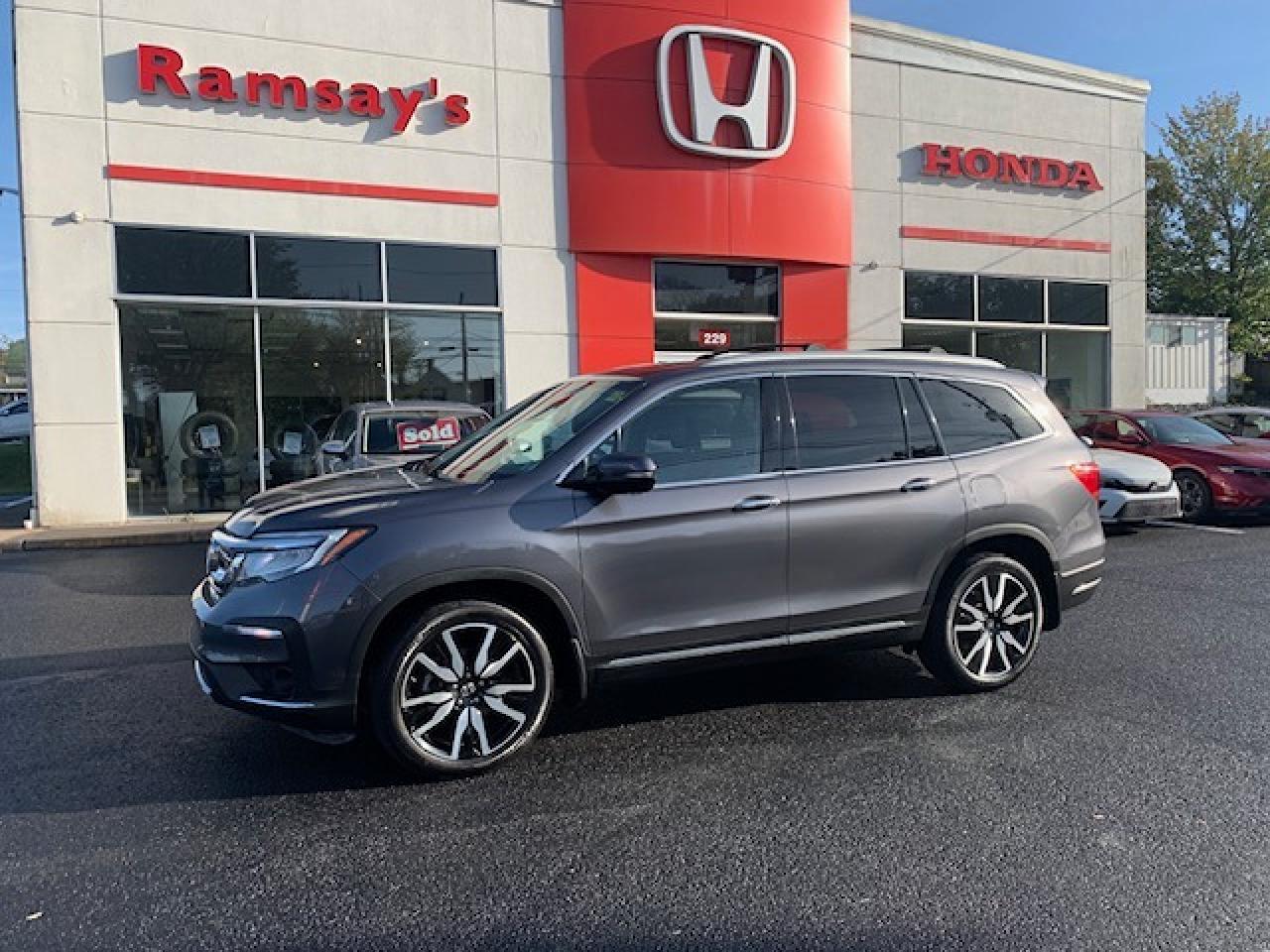 2021 Honda Pilot Touring 7-Passenger Photo12