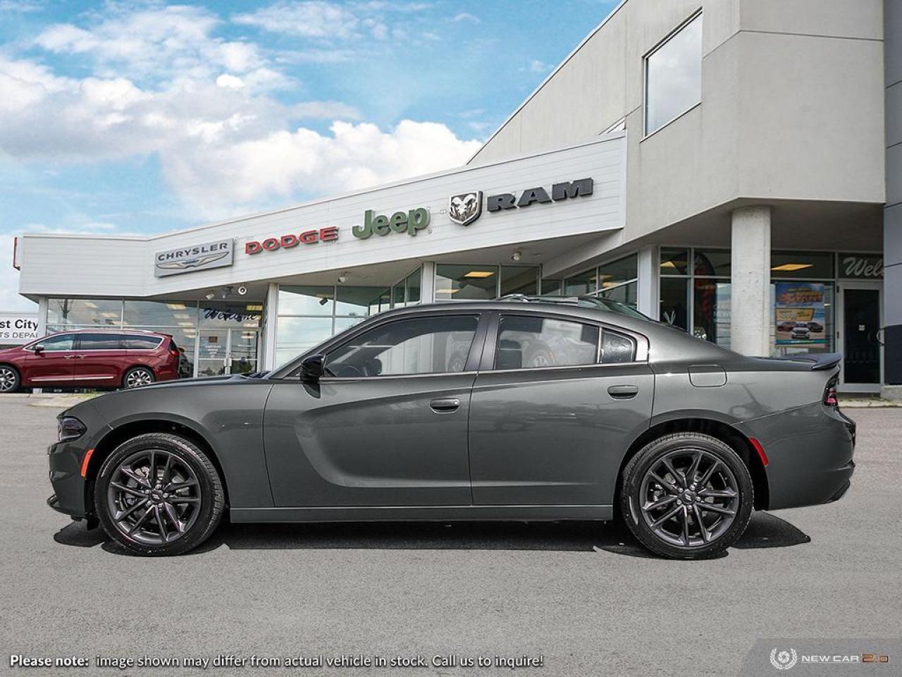 2023 Dodge Charger SXT Photo2