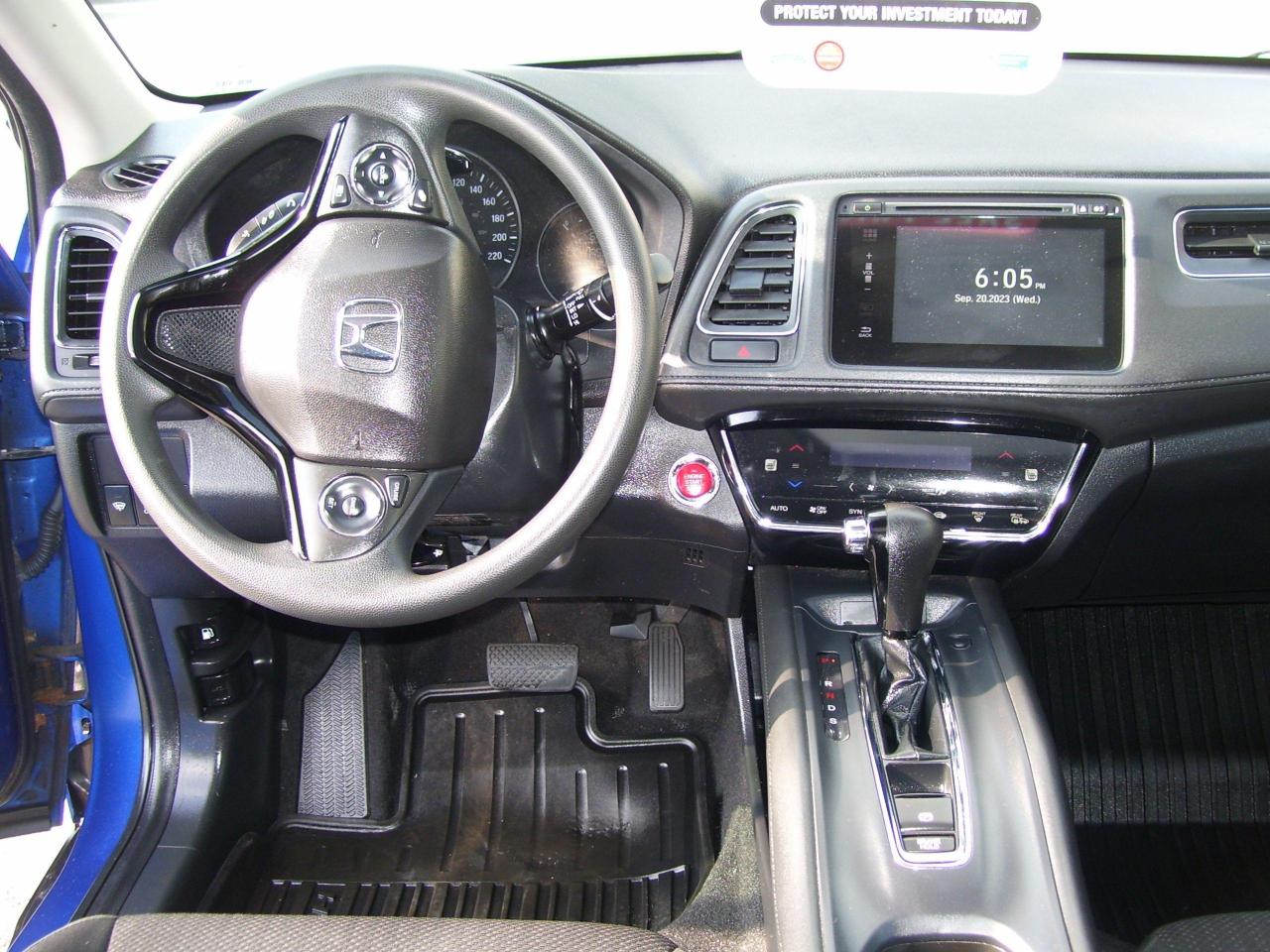 2018 Honda HR-V Auto,AWD,Certified,Bluetooth,Side & Backup Camera - Photo #11