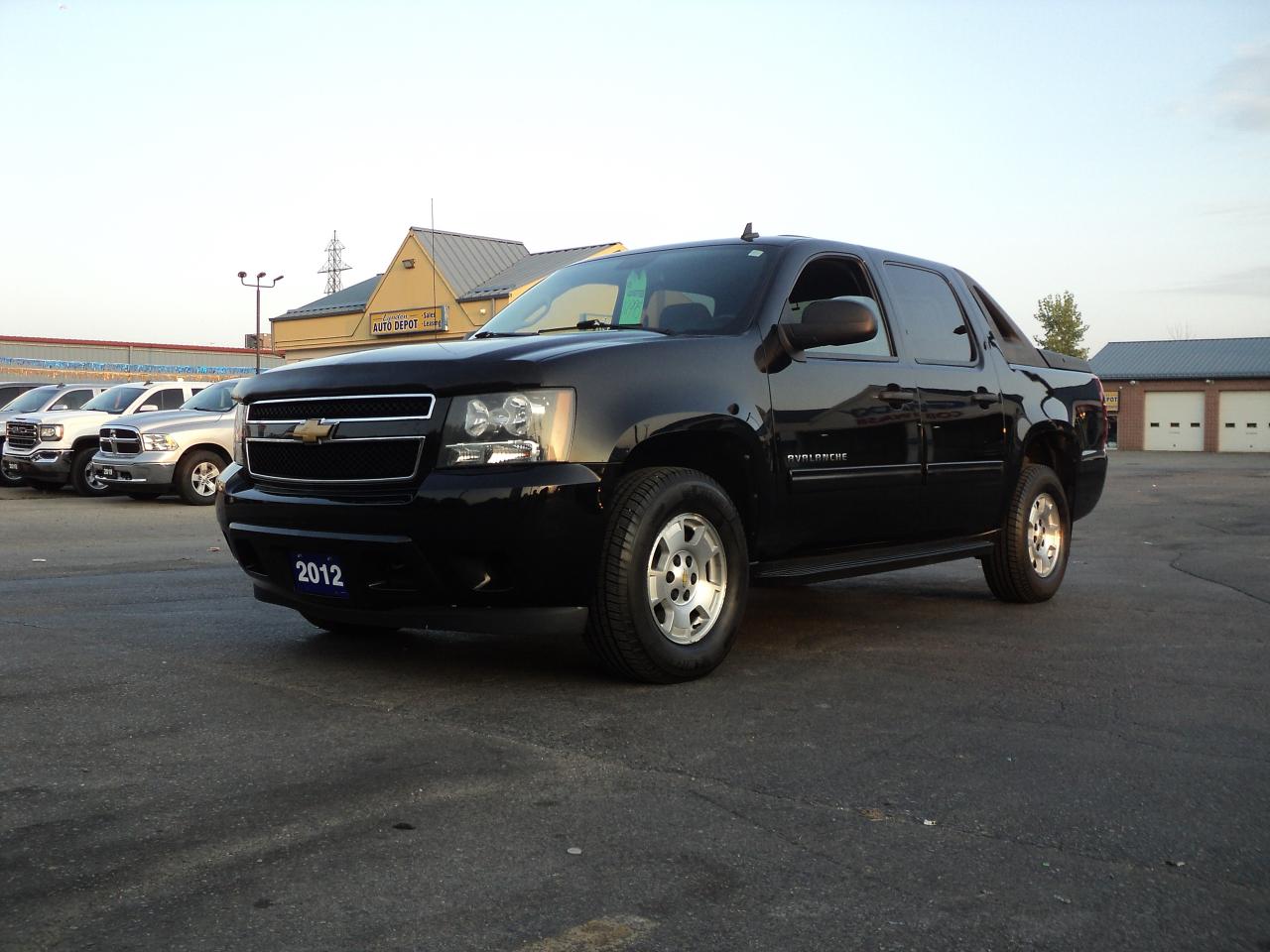 2012 Chevrolet Avalanche LS CrewCab 4x4 5.3L 5'4" Box