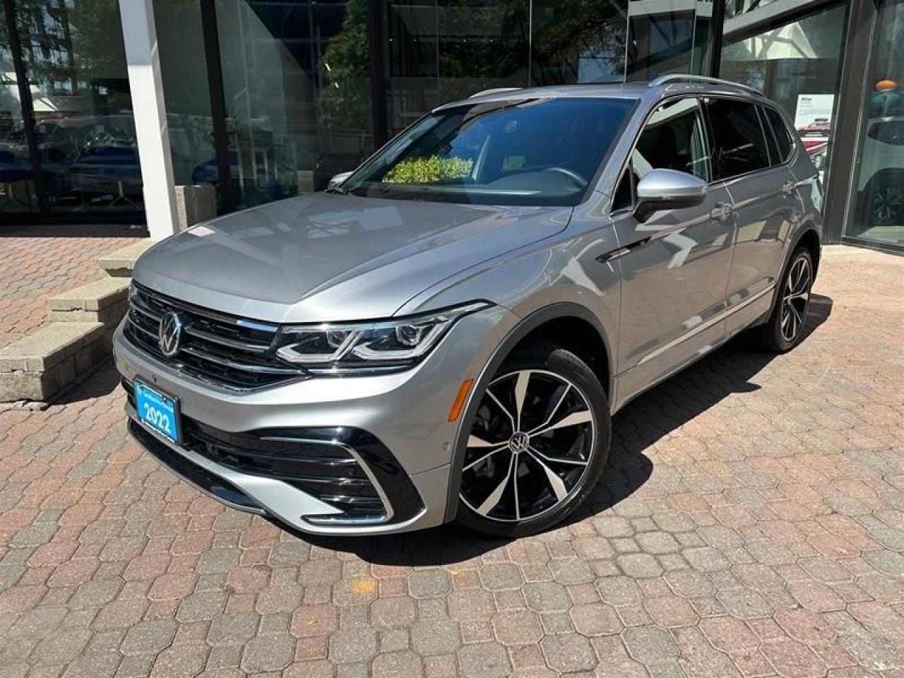 Used 2022 Volkswagen Tiguan Highline 2.0T 8sp at w/Tip 4M for sale in Scarborough, ON