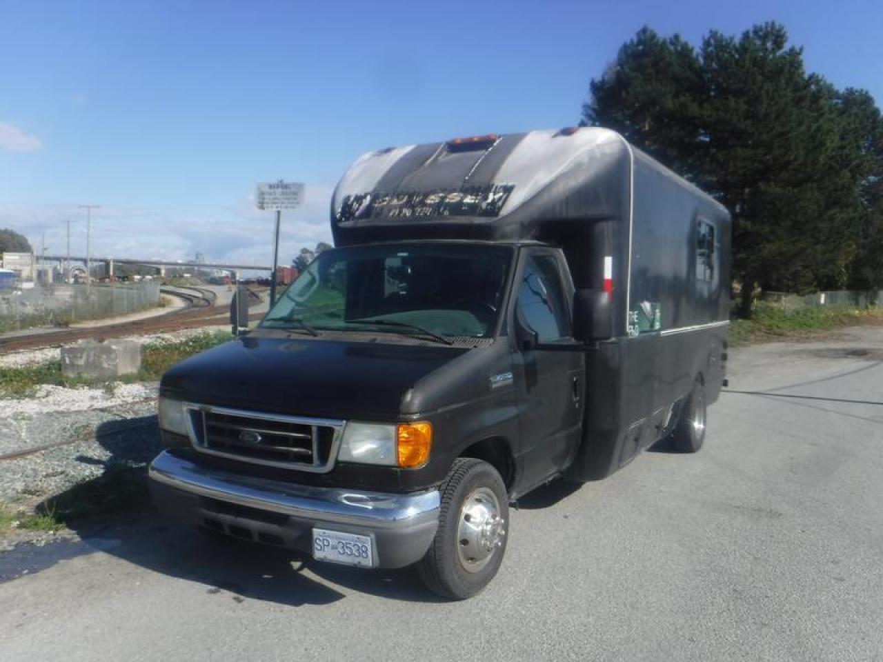 Used 2007 Ford Econoline E-450 Workshop Cargo / Cube Van Dually Diesel for sale in Burnaby, BC