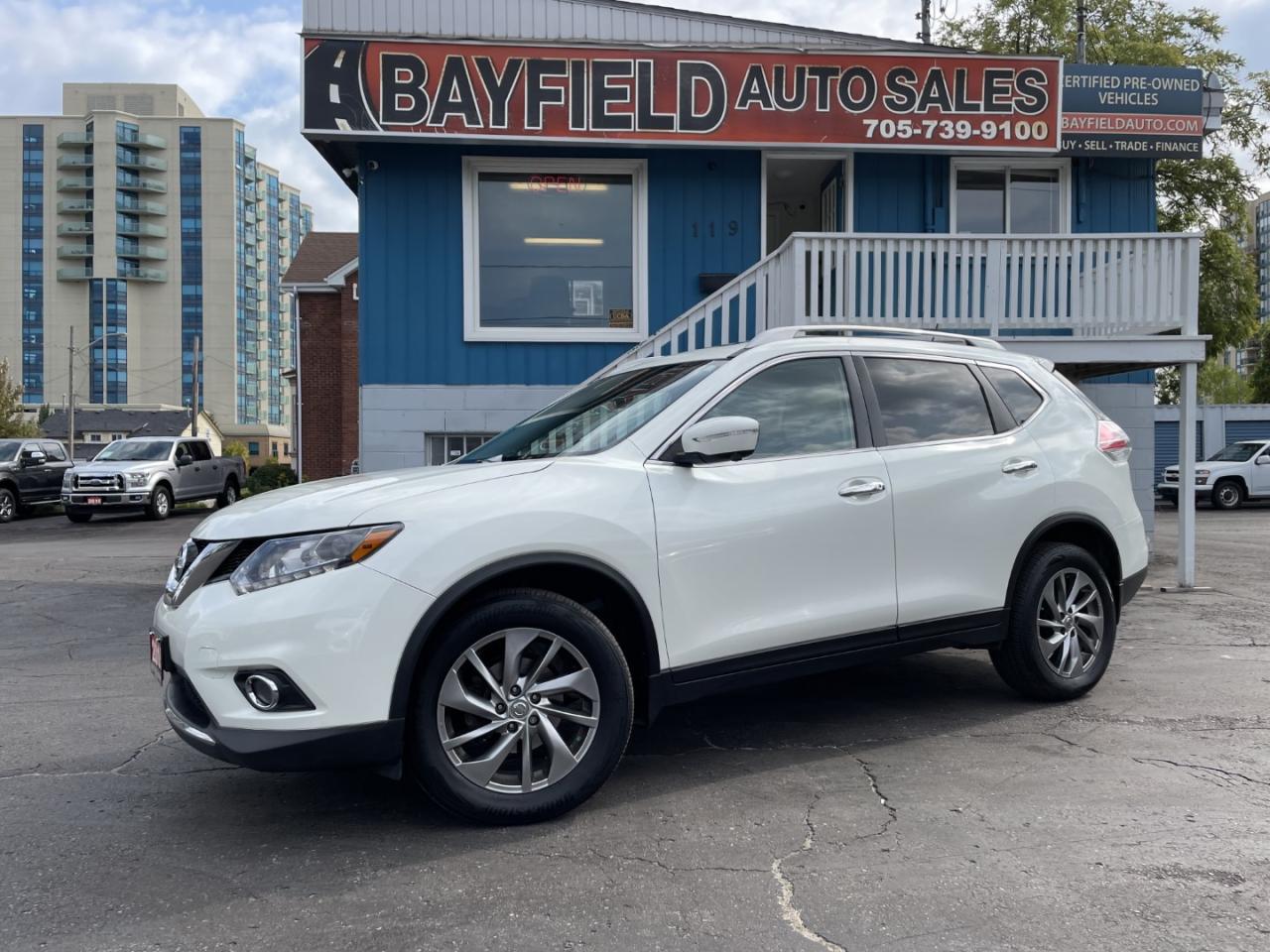 2015 Nissan Rogue SL AWD **Leather/Pano Roof/Navigation**