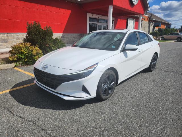 2023 Hyundai Elantra Preferred with tech package