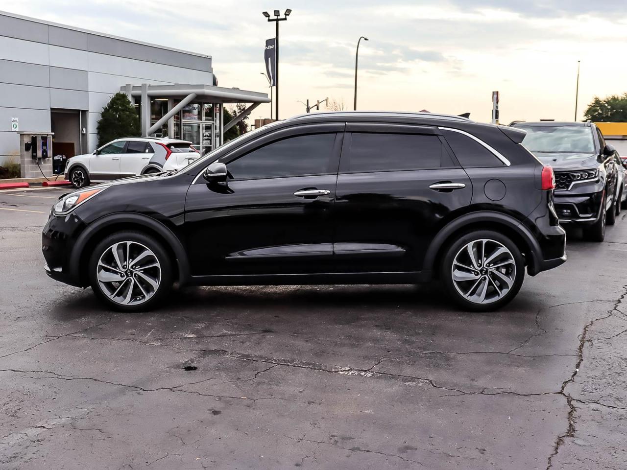2018 Kia NIRO HYBRID SX TOURING | NO ACCIDENT | LEATHER | SUNROOF | NAVIGATION | ANDROID AUTO APPLE CARPLAY | FULL Photo4