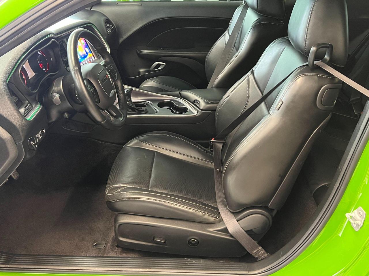 2017 Dodge Challenger SXT+Xenon Lights+ApplePlay+Cooled Leather Seats - Photo #17