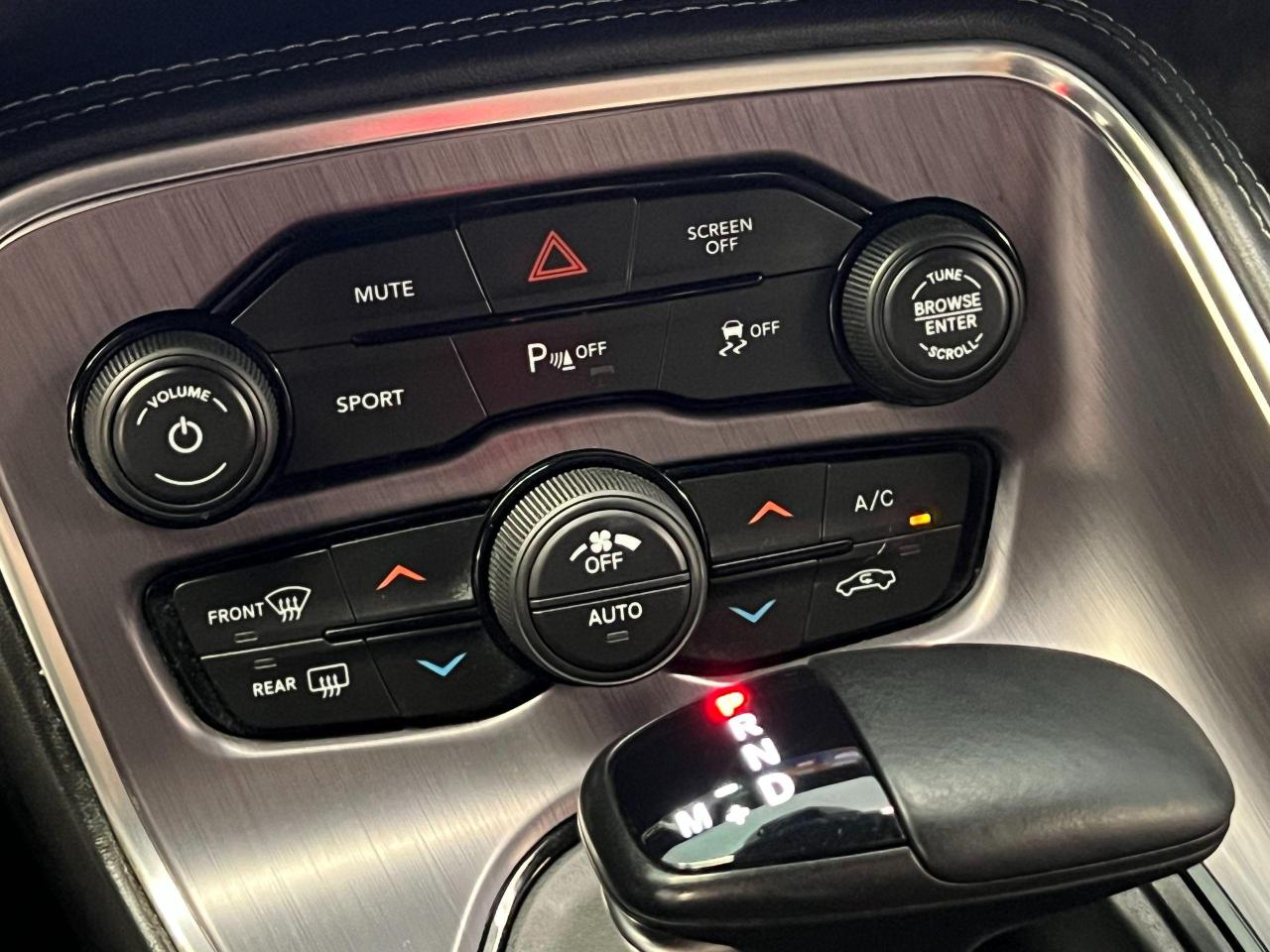 2017 Dodge Challenger SXT+Xenon Lights+ApplePlay+Cooled Leather Seats - Photo #32