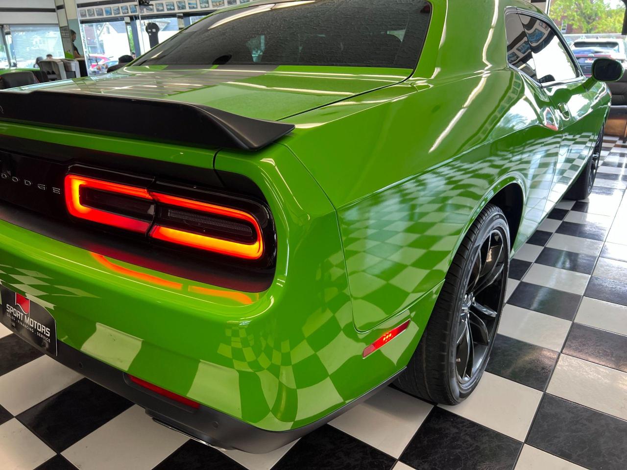2017 Dodge Challenger SXT+Xenon Lights+ApplePlay+Cooled Leather Seats - Photo #37
