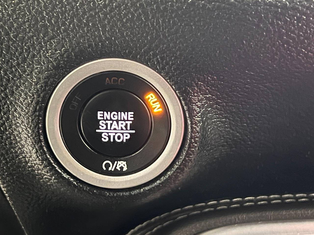 2017 Dodge Challenger SXT+Xenon Lights+ApplePlay+Cooled Leather Seats - Photo #41