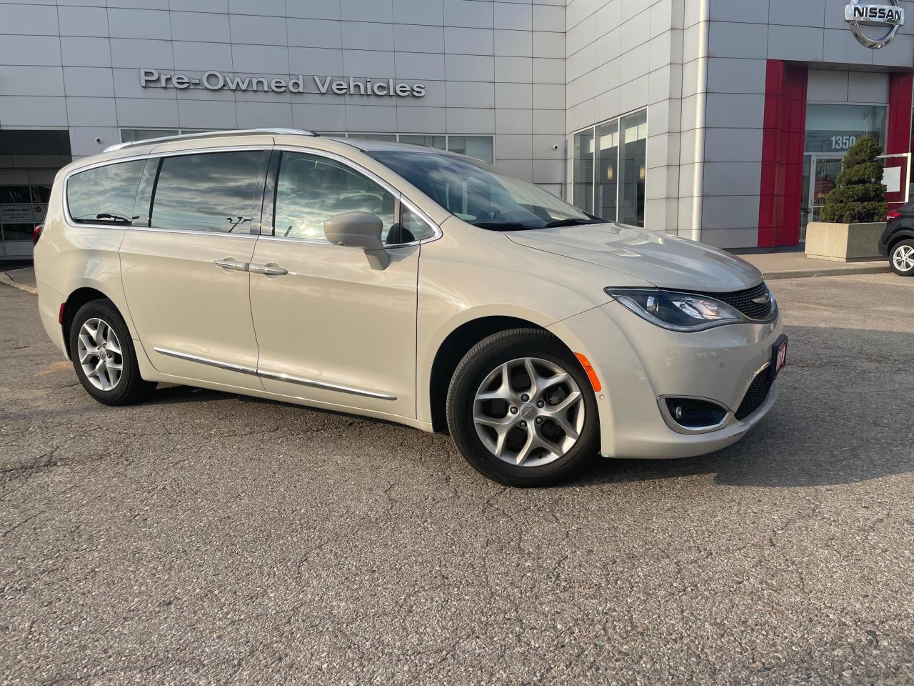 Used 2019 Chrysler Pacifica Touring-L Plus ONE OWNER TRADE. CLEAN CARFAX! for sale in Toronto, ON