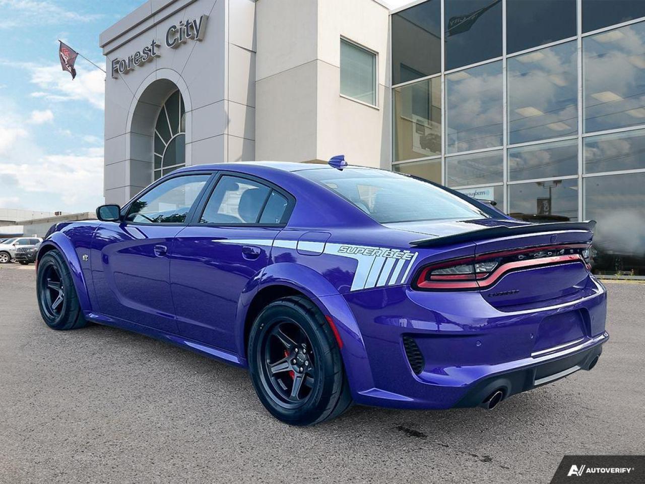 2023 Dodge Charger Scat Pack 392 1 OF ONLY 500 IN CANADA Photo2