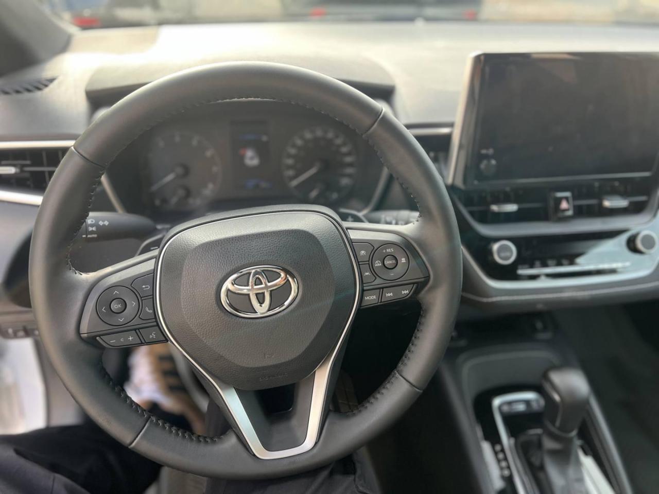 2023 Toyota Corolla SE Hatchback CVT ** BRAND NEW, ACCIDENT FREE** - Photo #5