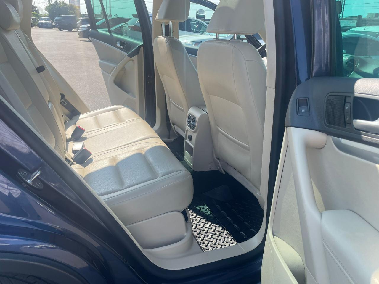 2015 Volkswagen Tiguan 4MOTION Auto NO ACCIDENT NEW F TIRES+ ALL BRAKES - Photo #20