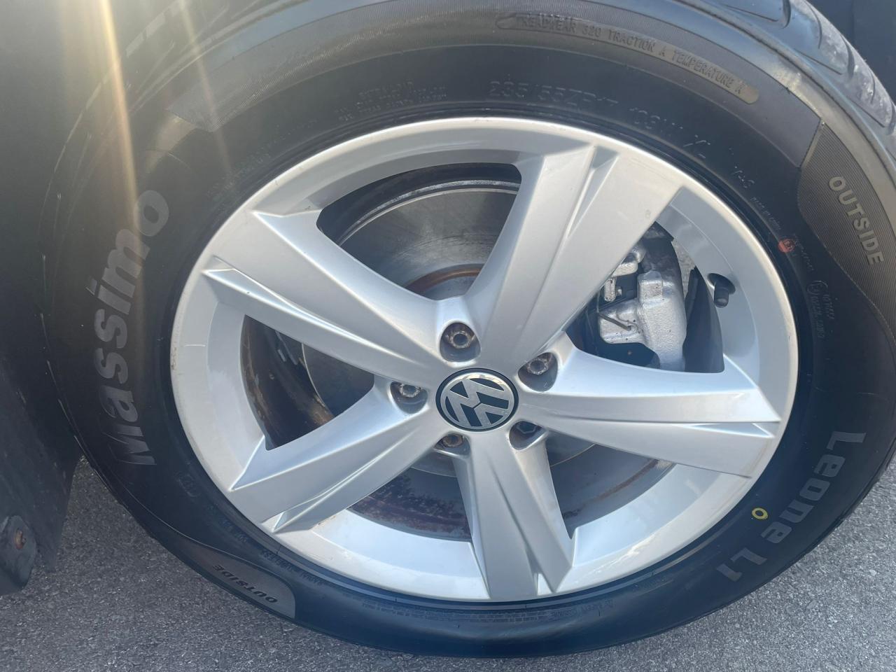 2015 Volkswagen Tiguan 4MOTION Auto NO ACCIDENT NEW F TIRES+ ALL BRAKES - Photo #14