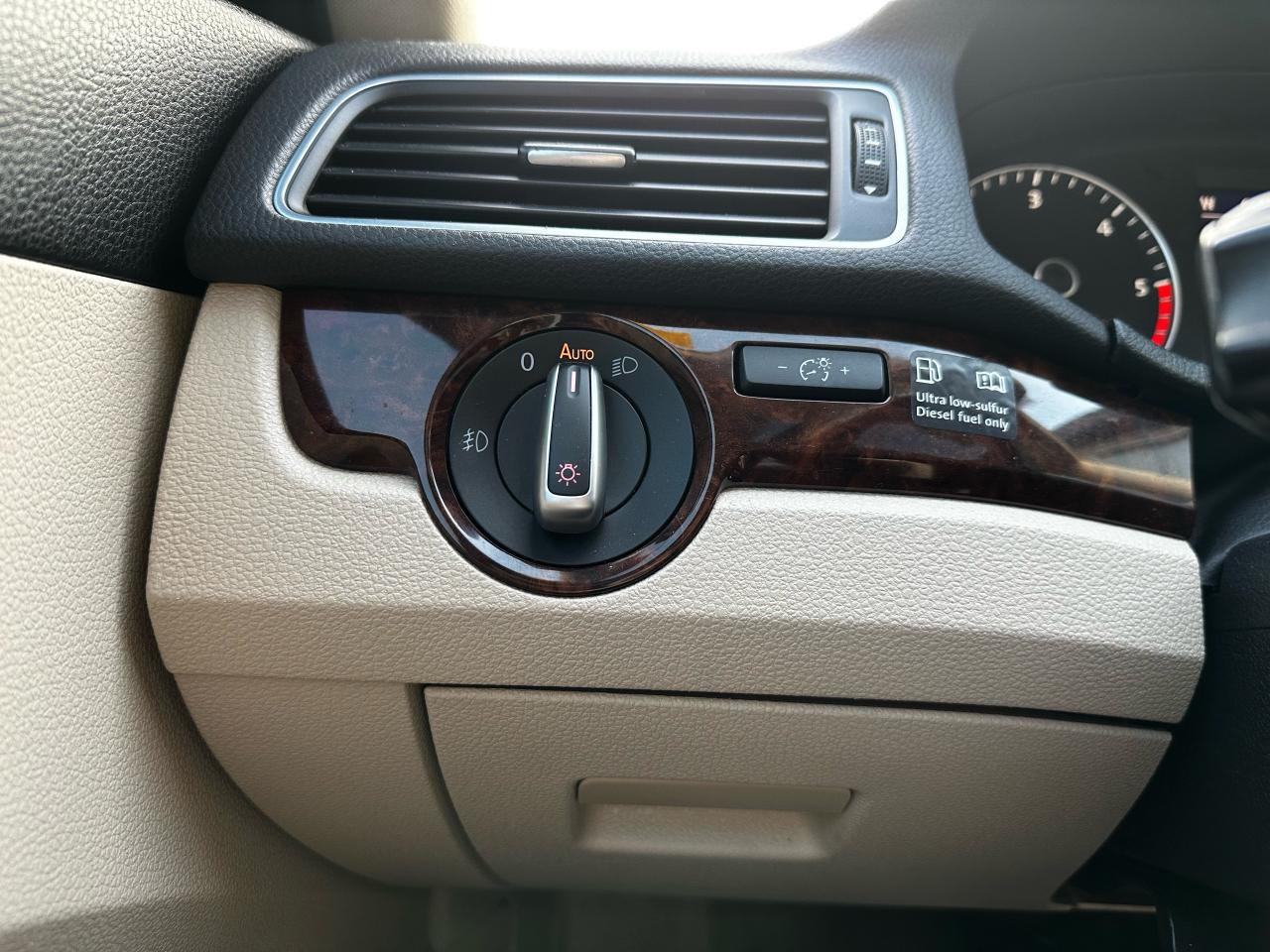 2012 Volkswagen Passat 2.0 TDI DSG Highline - Photo #16
