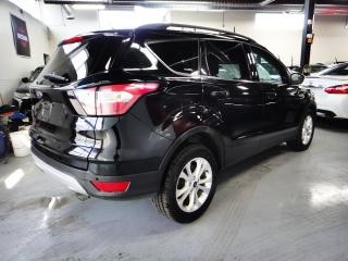 2017 Ford Escape FULLY LOADED,PANO ROOD,NAVI,NO ACCIDENT - Photo #4