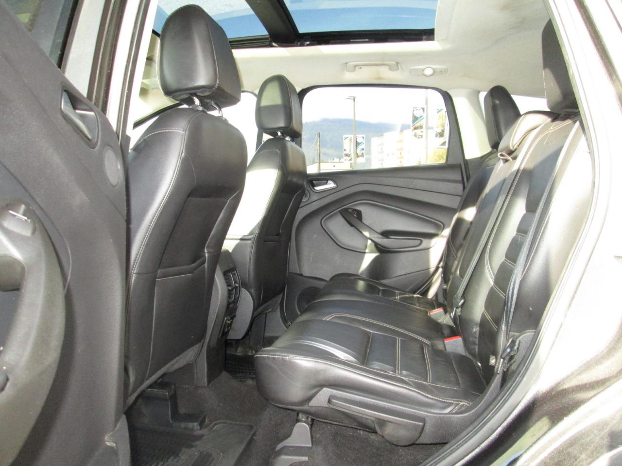 2017 Ford Escape Titanium Photo5
