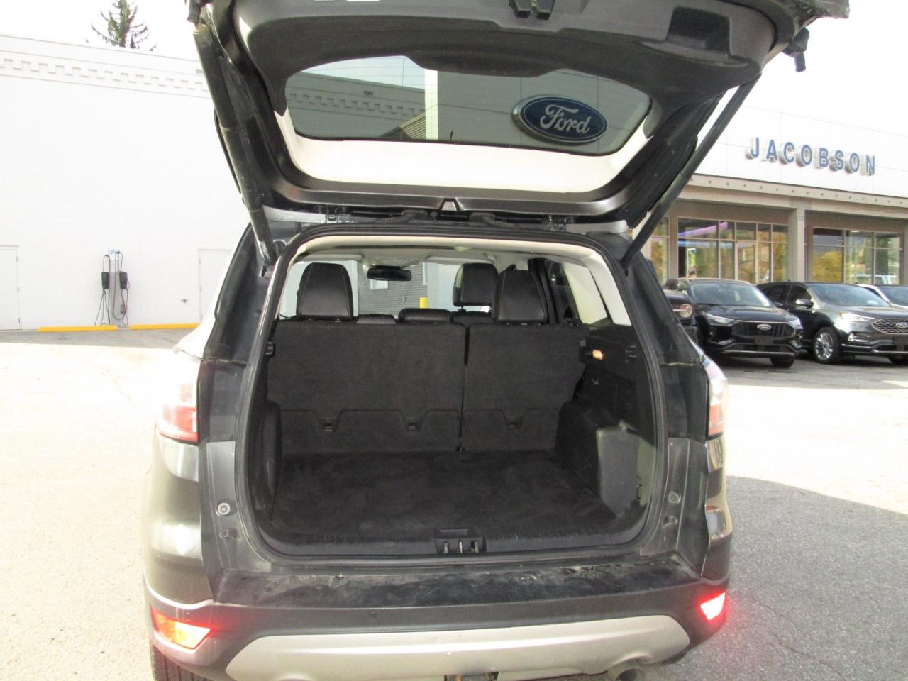 2017 Ford Escape Titanium Photo5