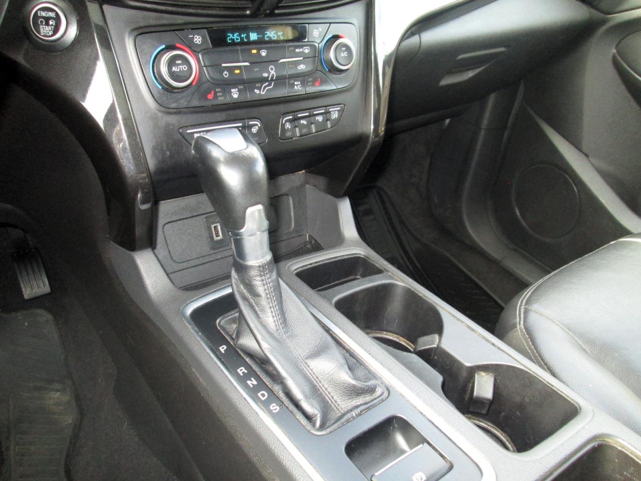 2017 Ford Escape Titanium Photo5