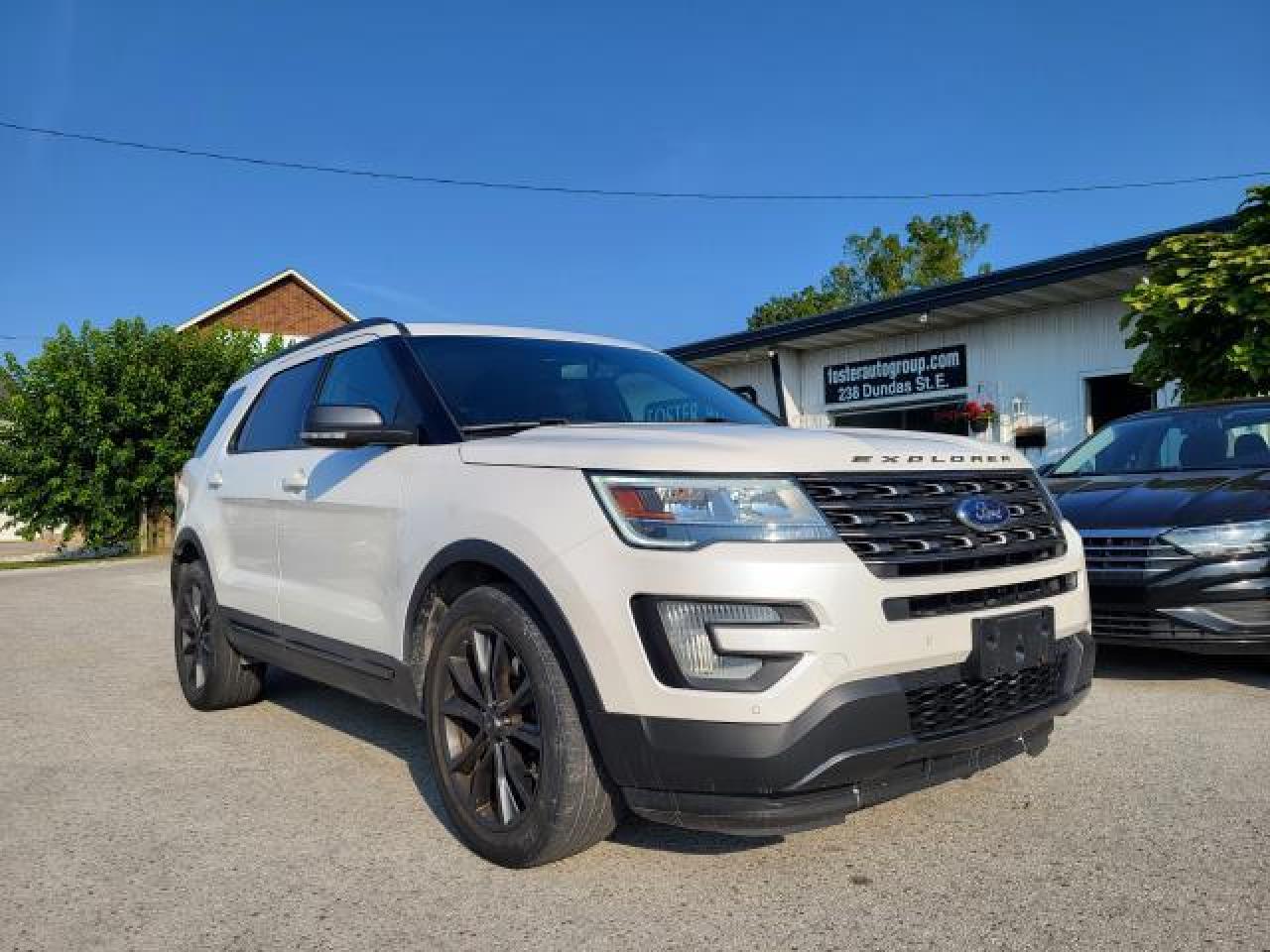 Used 2017 Ford Explorer XLT FWD for sale in Waterdown, ON