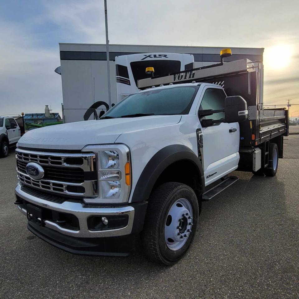 2023 Ford F-550 Super Duty DRW XLT  - SiriusXM Photo5