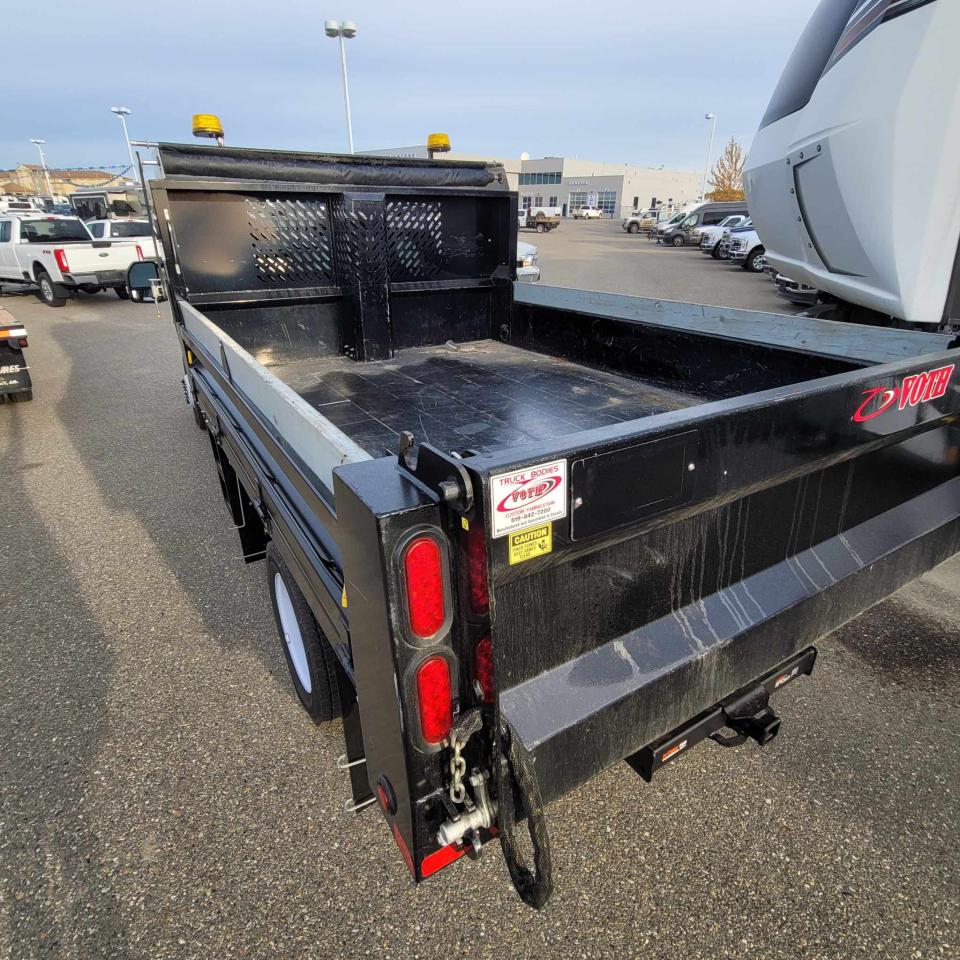 2023 Ford F-550 Super Duty DRW XLT  - SiriusXM Photo5