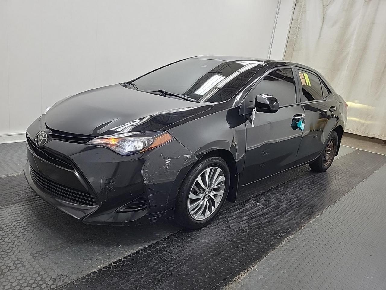 Used 2019 Toyota Corolla XLE Navigation/Leather/Sunroof fully loaded for sale in Mississauga, ON