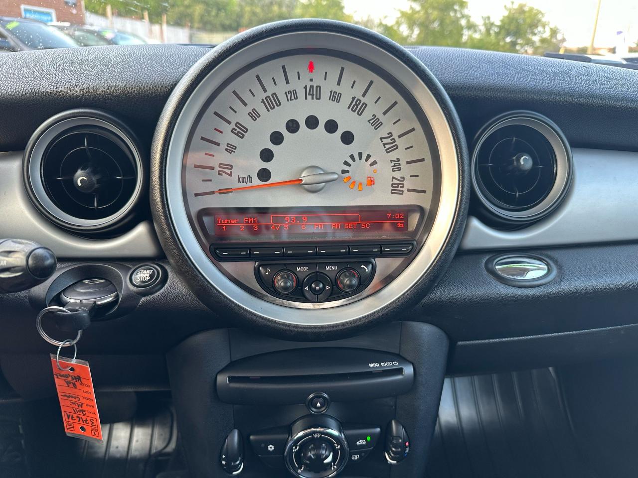 2011 MINI Cooper  - Photo #13