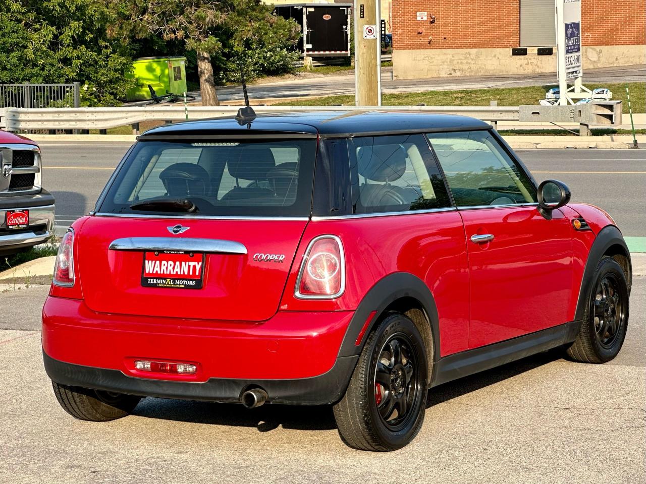 2011 MINI Cooper  - Photo #4