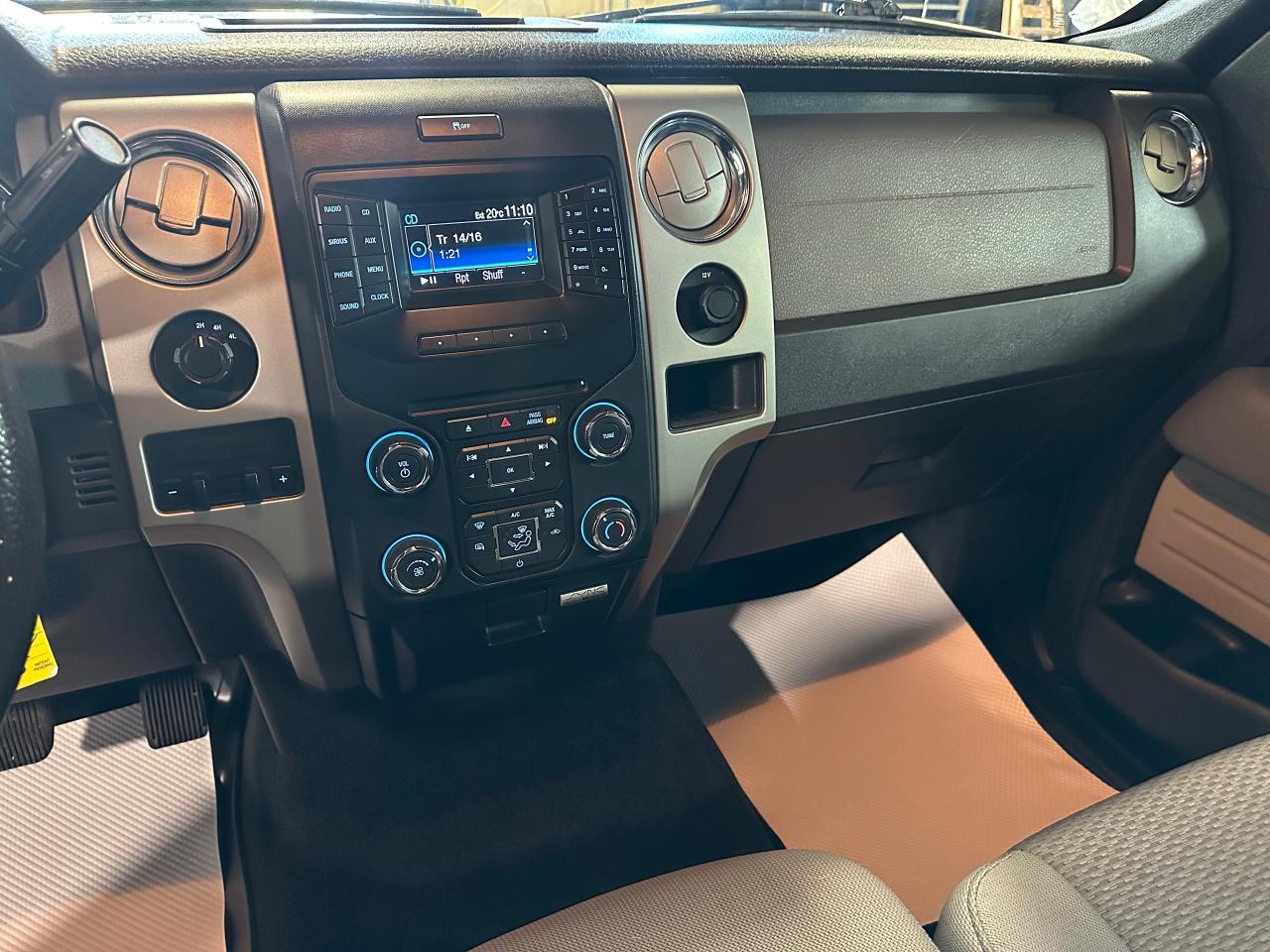 2013 Ford F-150 4WD | SUPERCREW 157" XLT | NO ACCIDENT - Photo #18