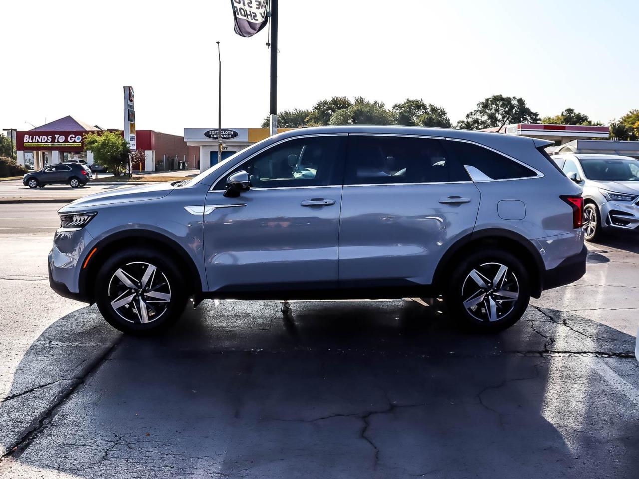 2022 Kia Sorento LX Premium Photo4