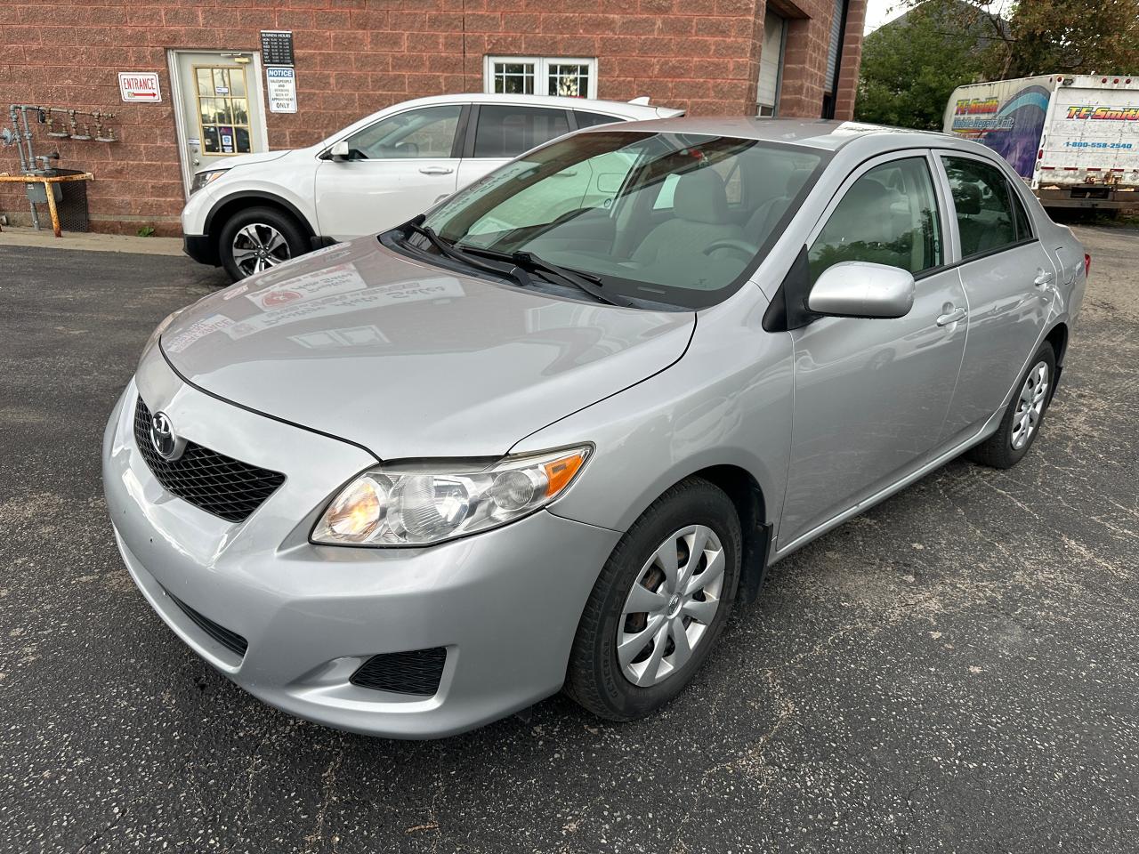 Used 2010 Toyota Corolla 1.8L VERY CLEAN - REMOTE STARTER - CERTIFIED for sale in Cambridge, ON