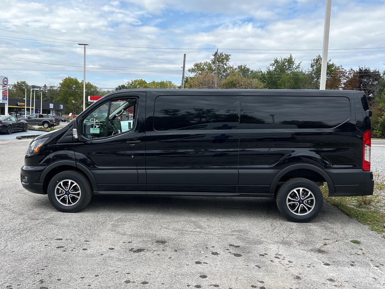 2023 Ford E-Transit Cargo Van BASE Photo