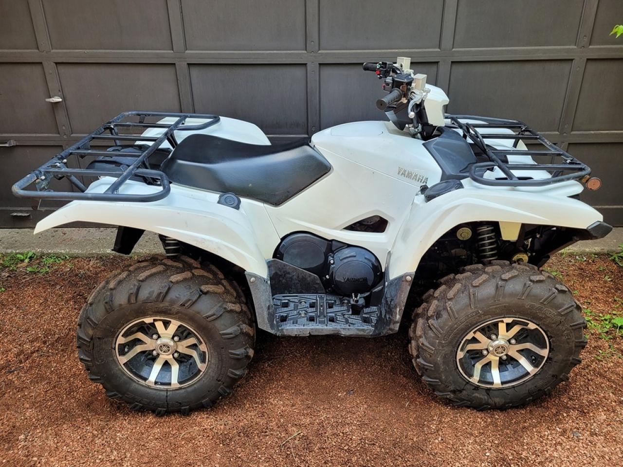 2017 Yamaha Grizzly 700 FI EPS *1-Owner* Financing Available & Trade-ins Welcome! - Photo #5