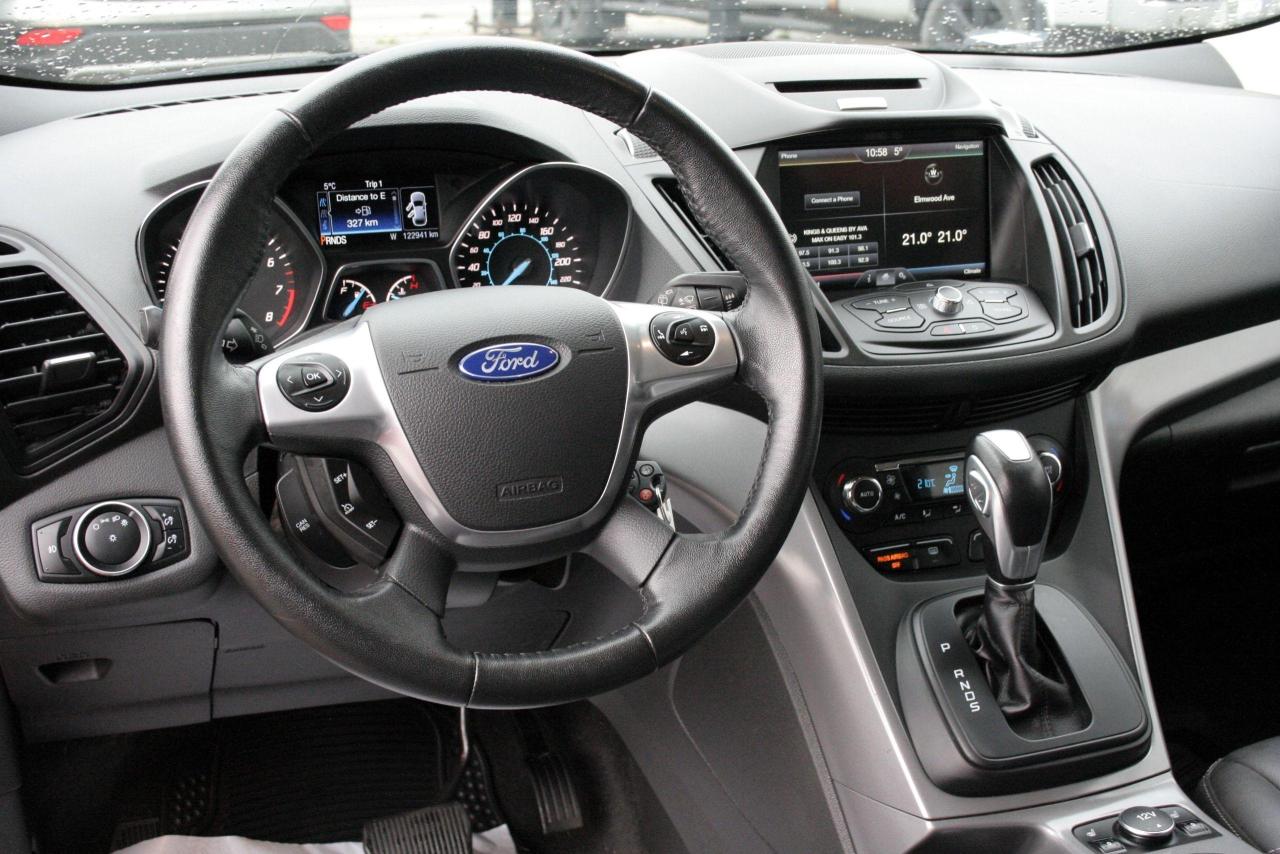 2015 Ford Escape 4WD 4dr SE/LOW KMS/LEATHER/NAV/PRICED -QUICK - Photo #44