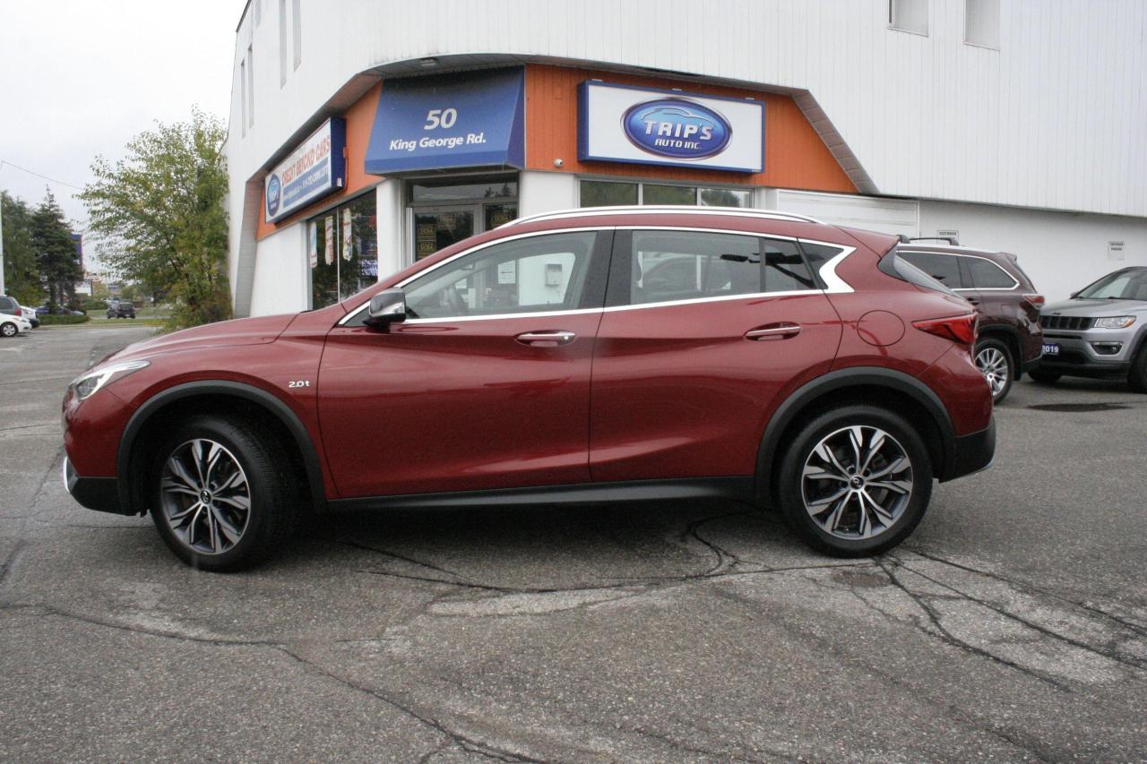 2017 Infiniti QX30 AWD 4dr/NAV/PANORAMIC ROOF/REDUCED - QUICK SALE - Photo #3