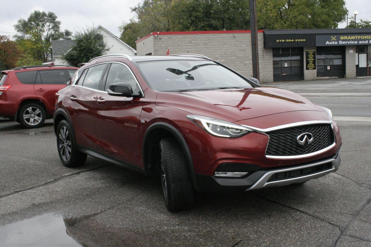 2017 Infiniti QX30 AWD 4dr/NAV/PANORAMIC ROOF/REDUCED - QUICK SALE - Photo #8