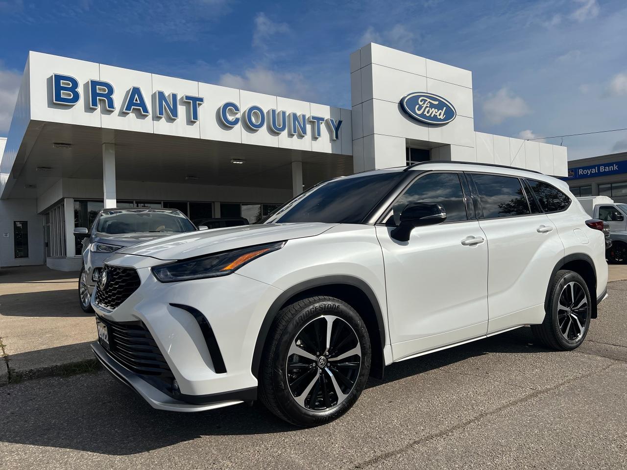 Used 2022 Toyota Highlander XSE for sale in Brantford, ON