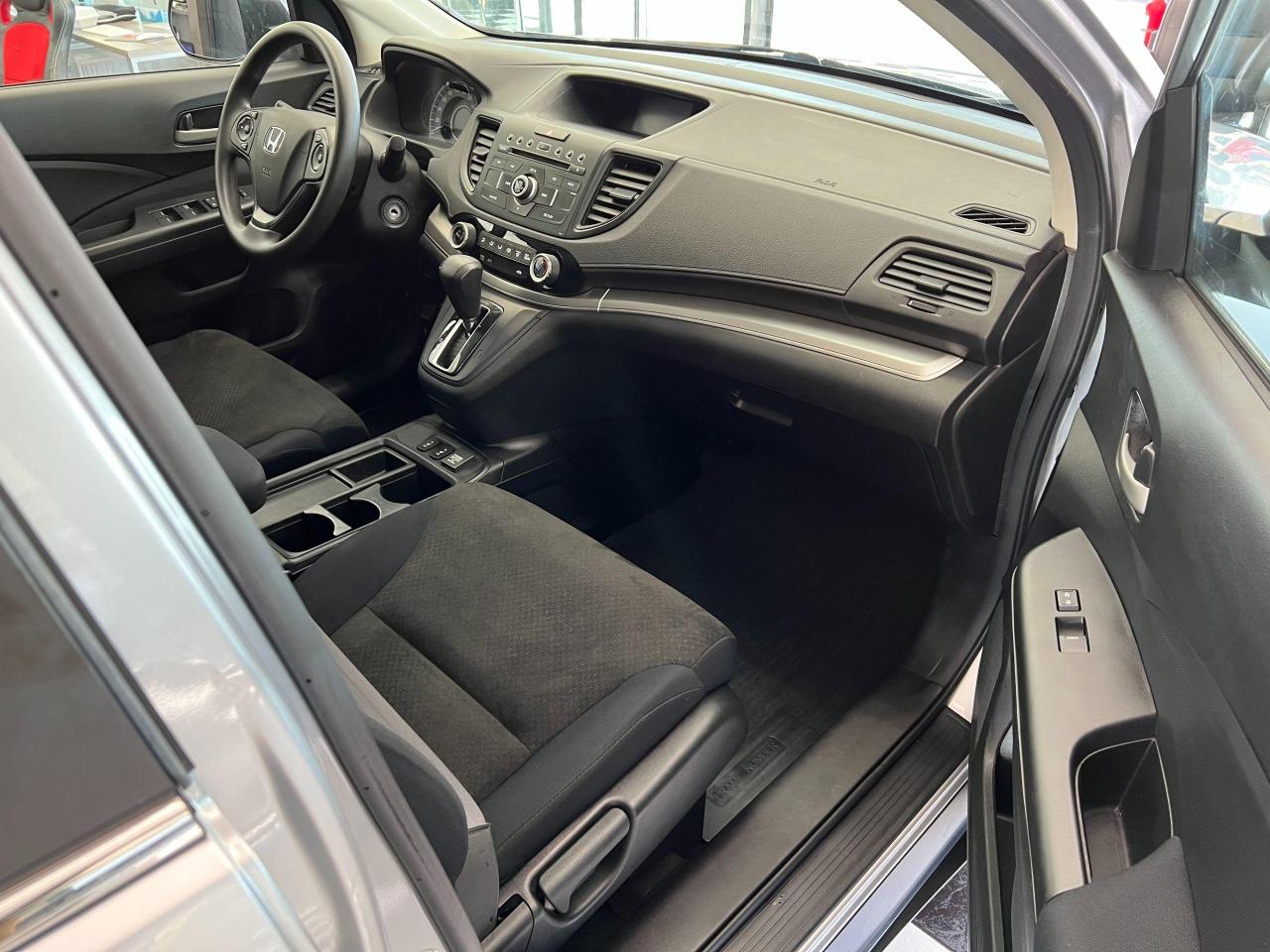 2016 Honda CR-V LX+New Brakes+Camera+Heated Seats+CLEAN CARFAX - Photo #18