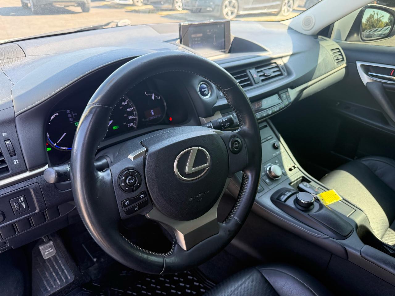 2015 Lexus CT 200h FWD 4dr Hybrid Photo15