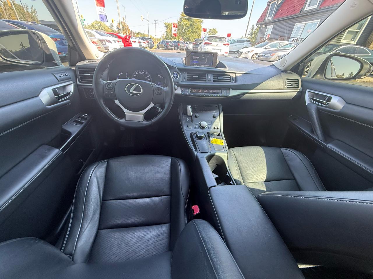 2015 Lexus CT 200h FWD 4dr Hybrid Photo33