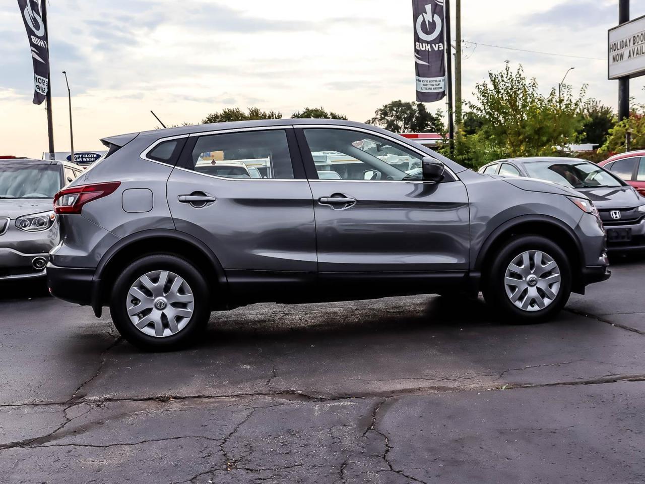 2021 Nissan Qashqai S Photo2