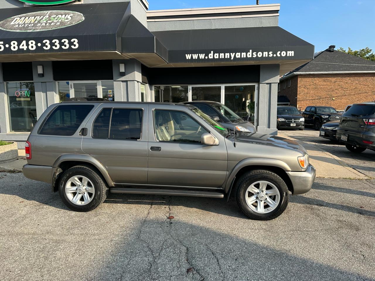 Used 2003 Nissan Pathfinder LE AS-IS for sale in Mississauga, ON