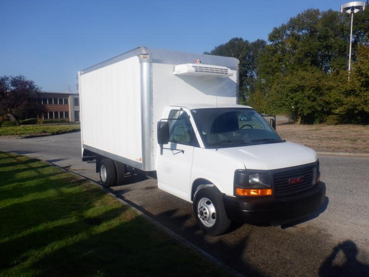 Used 2008 GMC Savana G3500 14 Foot Reefer  Cube Van for sale in Burnaby, BC