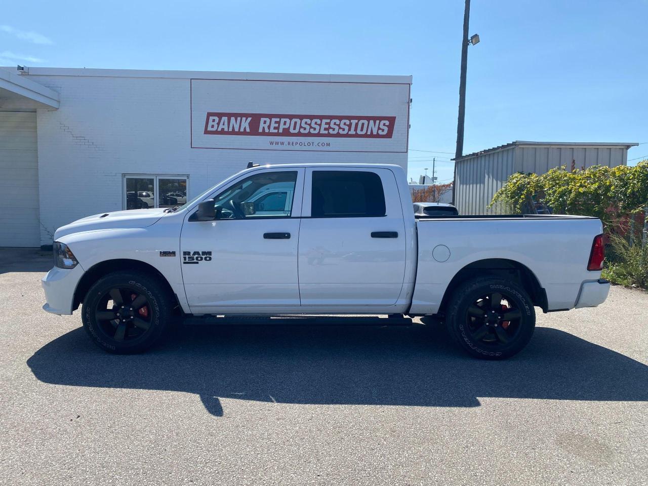 2021 RAM 1500 Classic EXPRESS 4X4 CREW CAB 5'7" BOX