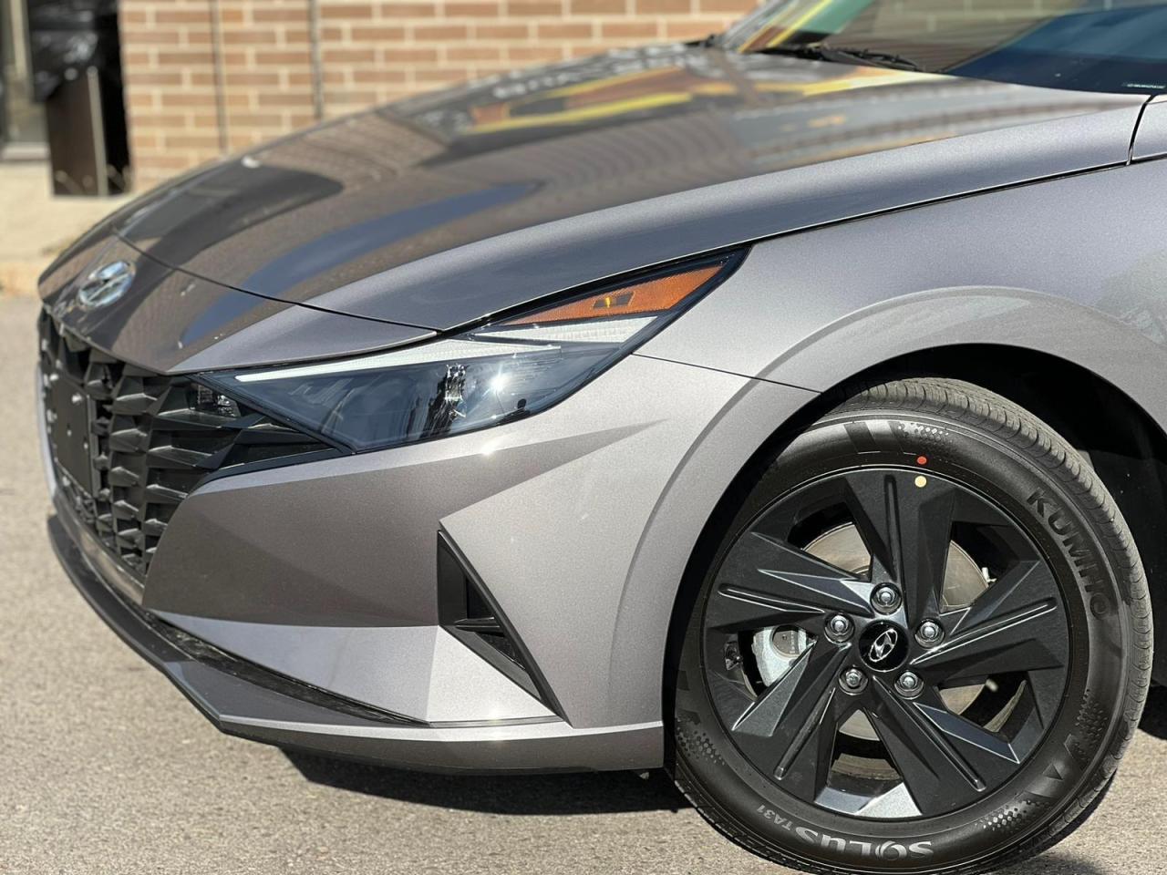 2023 Hyundai Elantra Preferred Photo3